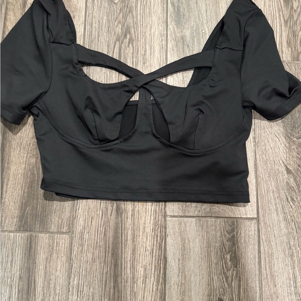 SHEIN Black Short Sleeve Cutout Crisscross Crop Top